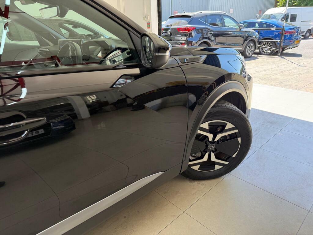 Peugeot e-2008 100Kw Gt 50Kwh Estate Grey #47