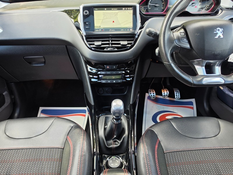 Peugeot 2008 1.6 Bluehdi 100 Allure Green #13
