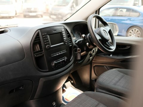 Mercedes-Benz Vito 114 Bluetec Panel White