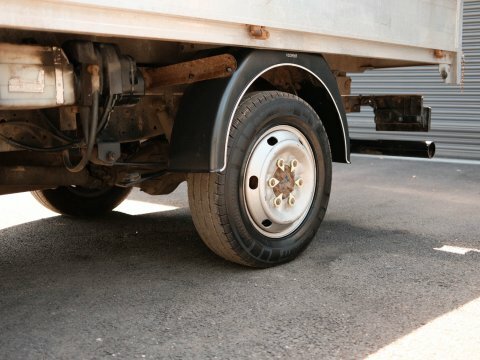 Isuzu N35 Green Chassis Cab White #18