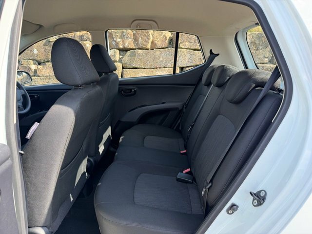 Hyundai I10 2011 1.2 Active Hatchback Euro 5 SM61EZC White #6