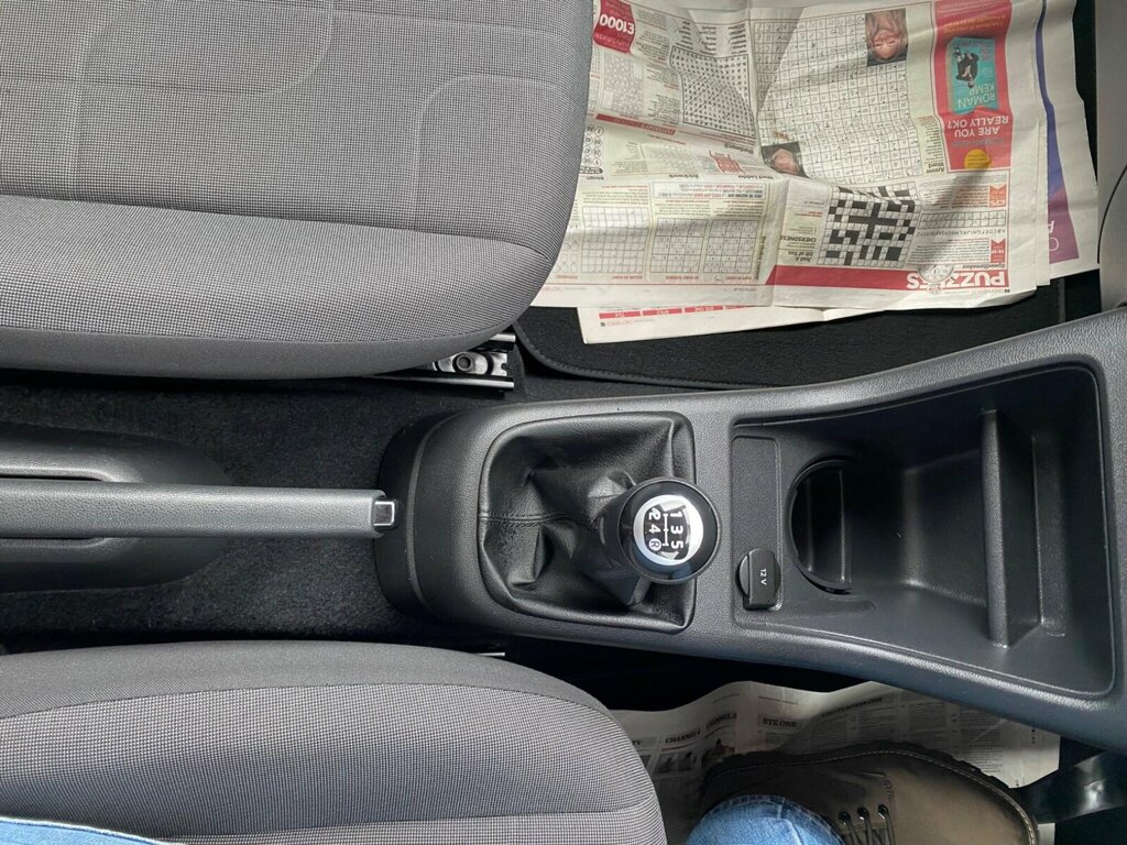 Volkswagen Up 1.0 Groove Up Hatchback Euro 5 Silver #30
