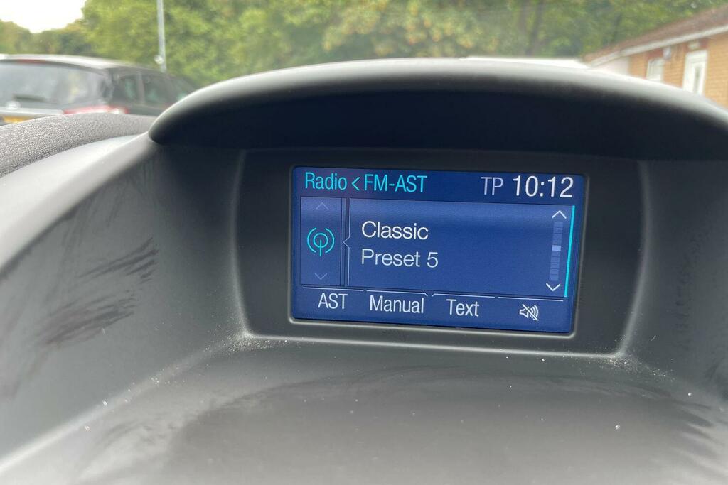 Ford Fiesta 1.0 Ecoboost 100 Bhp Zetec White Edition Spring #10