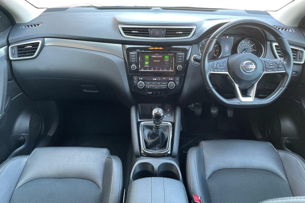 Nissan Qashqai Hatchback Black #9