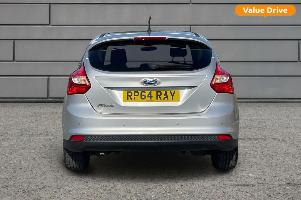 Ford Focus 1.6 Zetec Hatchback Euro 5 105 Red #5