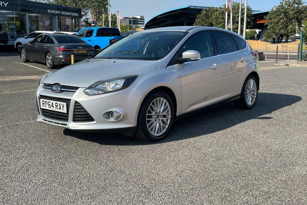 Ford Focus 1.6 Zetec Hatchback Euro 5 105 Red #30
