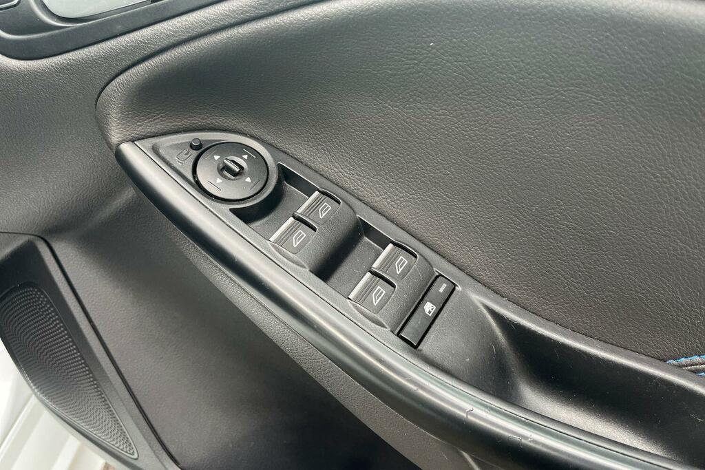 Ford Focus 1.0 125Ps Zetec 6 Speed Blue #16