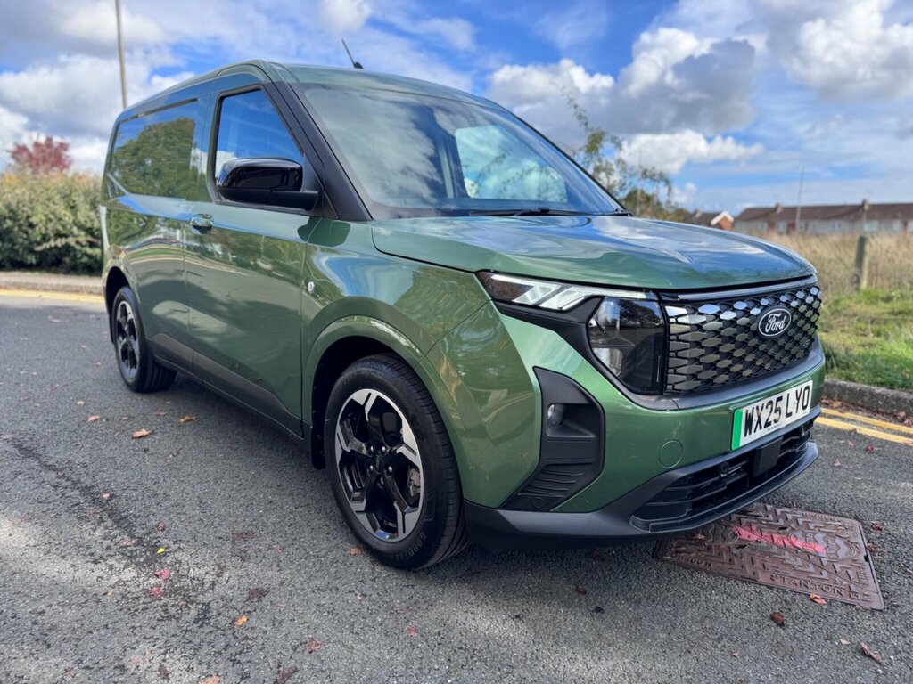 Ford Transit Courier 100Kw 43Kwh Trend Van Green