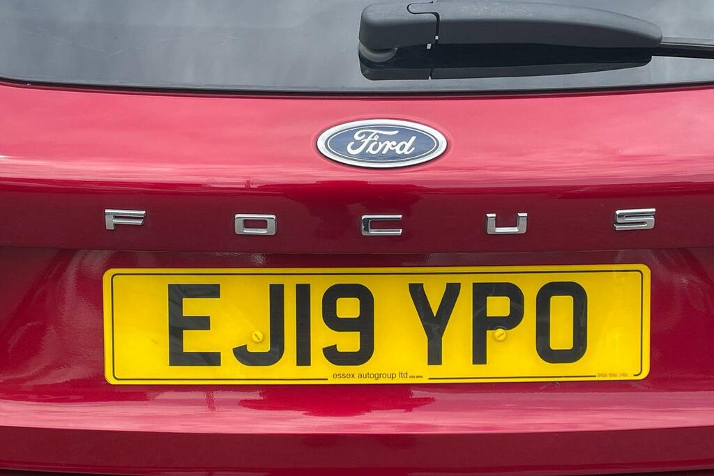 Ford Focus 1.5T Ecoboost Titanium Estate Euro White #24