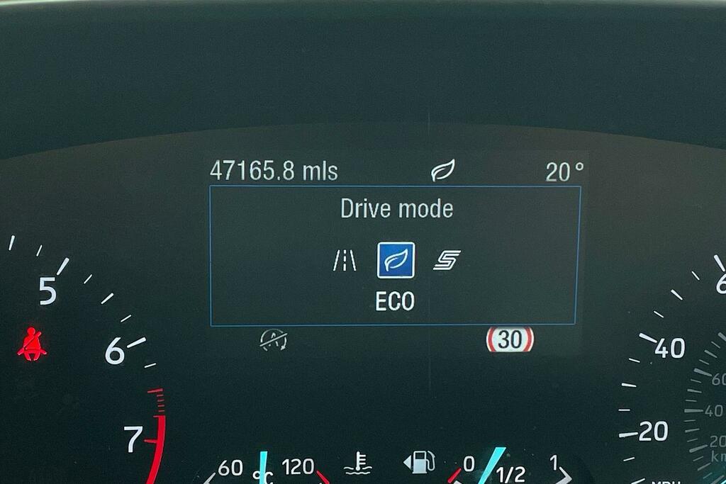 Ford Focus 1.5T Ecoboost Titanium Estate Euro White #41