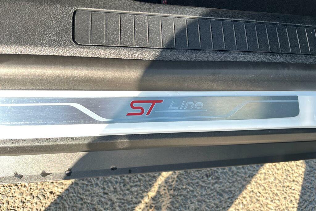 Ford Kuga Kuga St-line X 2.5L Duratec Phev 243Ps Fwd Silver #28