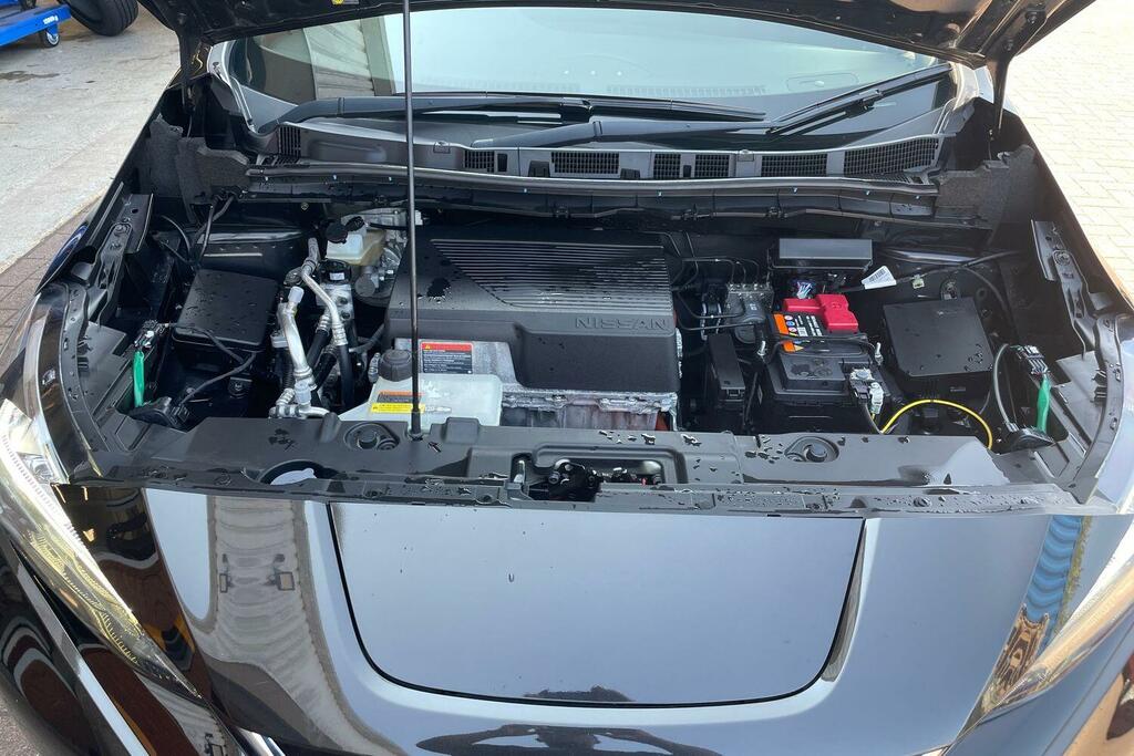 Nissan Leaf N-connecta 148 Bhp Free Road Tax, 1 Owner, Hug Grey #26