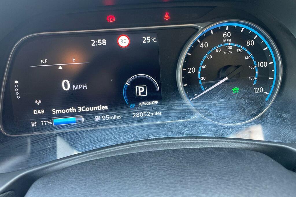 Nissan Leaf N-connecta 148 Bhp Free Road Tax, 1 Owner, Hug Grey #13