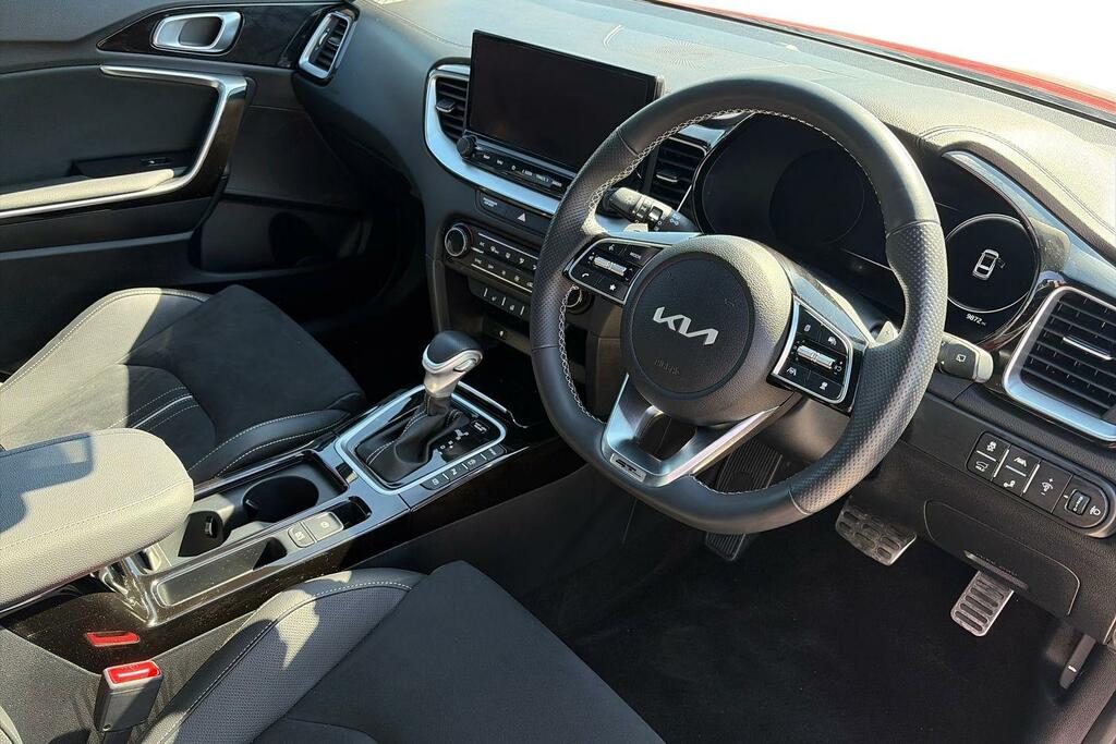 Kia Proceed 1.5 T Gdi Gt Line Shooting Brake Red #8