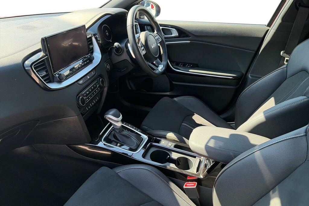 Kia Proceed 1.5 T Gdi Gt Line Shooting Brake Red #7