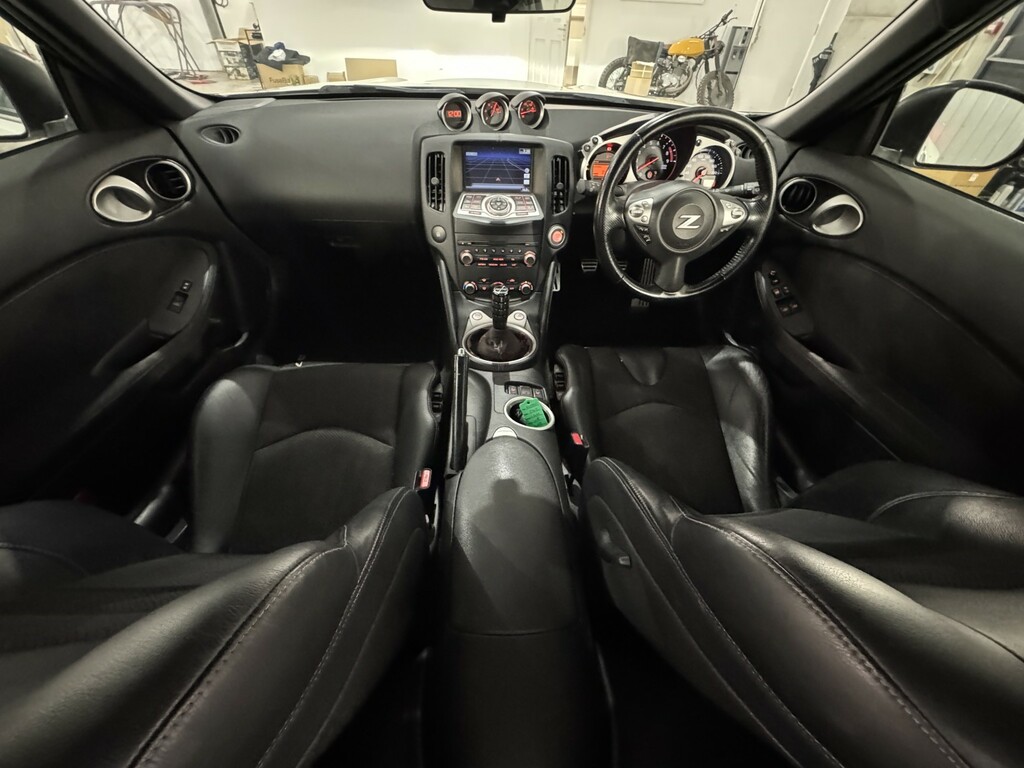 Nissan 370Z Z 3.7 V6 Nismo Coupe Euro 5 344 White #10