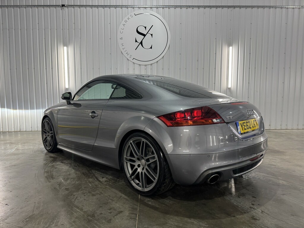 Audi TT 2.0 Tfsi Black Edition Grey #4