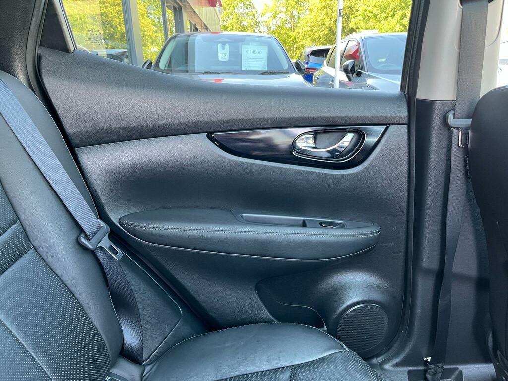 Nissan Qashqai 1.6 Dci Tekna Xtronic Black #52