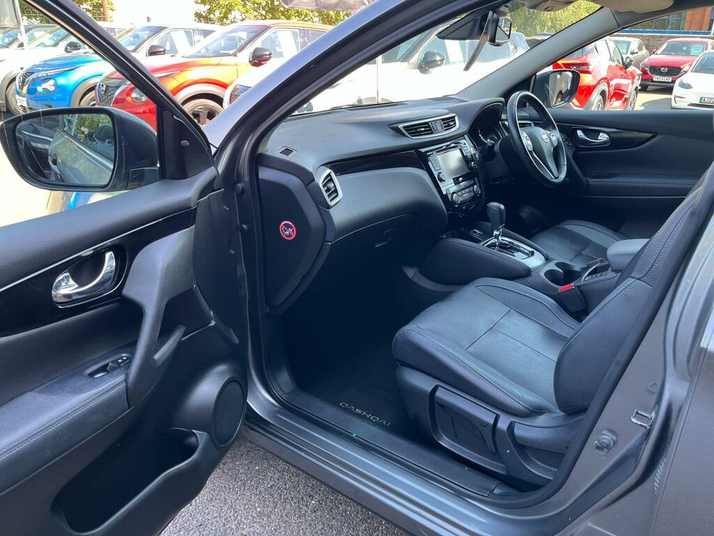Nissan Qashqai 1.6 Dci Tekna Xtronic Black #2