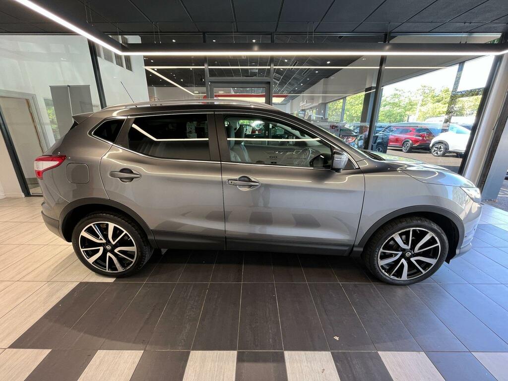 Nissan Qashqai 1.6 Dci Tekna Xtronic Black #4