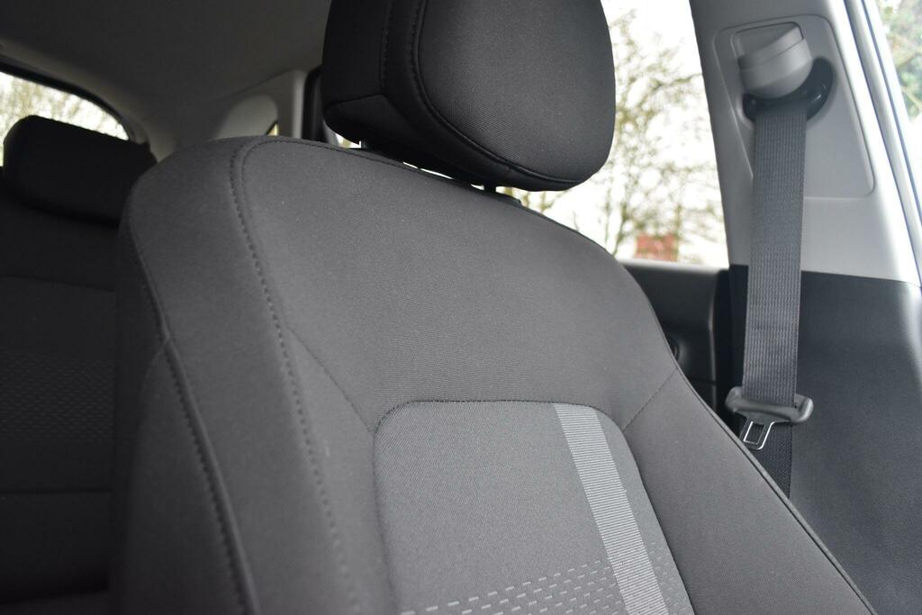 Hyundai I20 1.0T Gdi 90 Black Line Yellow #16