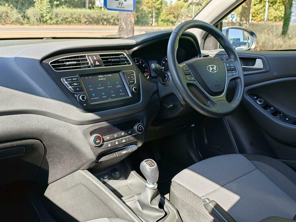 Hyundai I20 1.2 Premium Nav Euro 6 Ss Grey #2