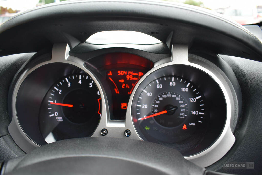 Nissan Juke 1.6 Tekna Xtronic Black #6