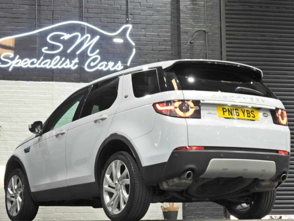Land Rover Discovery Sport 2L Hse Luxury White #2