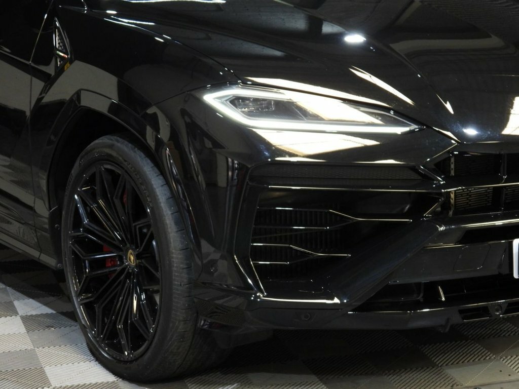 Lamborghini Urus 4L Se Black #2
