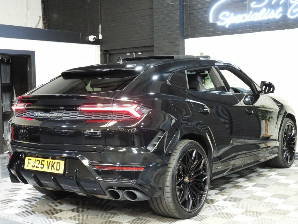 Lamborghini Urus 4L Se Black #3