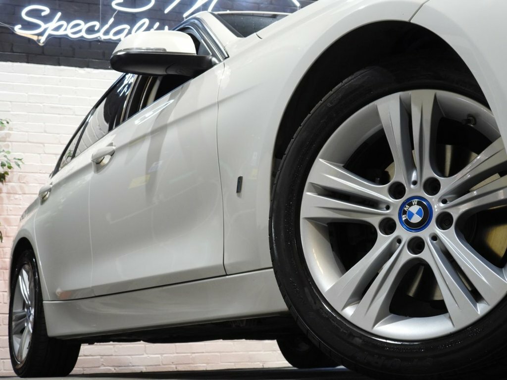 BMW 3 Series 2L Sport White #5