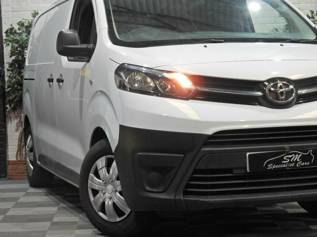 Toyota PROACE 1.5L Icon 6Dr White #2