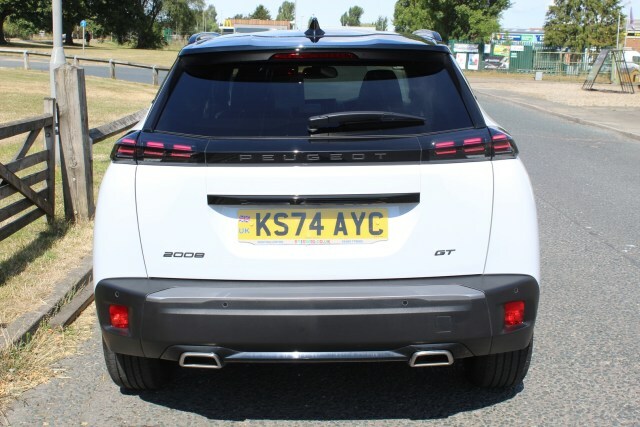 Peugeot 2008 Gt White #4