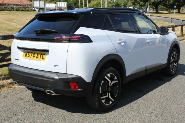 Peugeot 2008 Gt White #3
