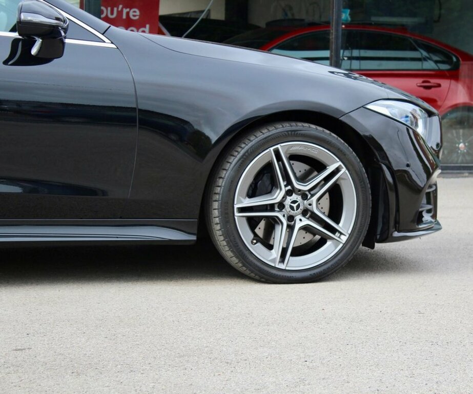 Mercedes-Benz CLS 2L Amg Line Black #4