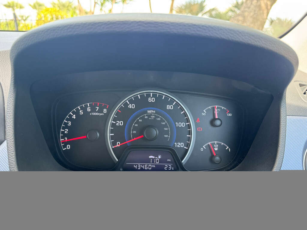 Hyundai I10 1.0 Premium Hatchback Euro 5 66 White #3