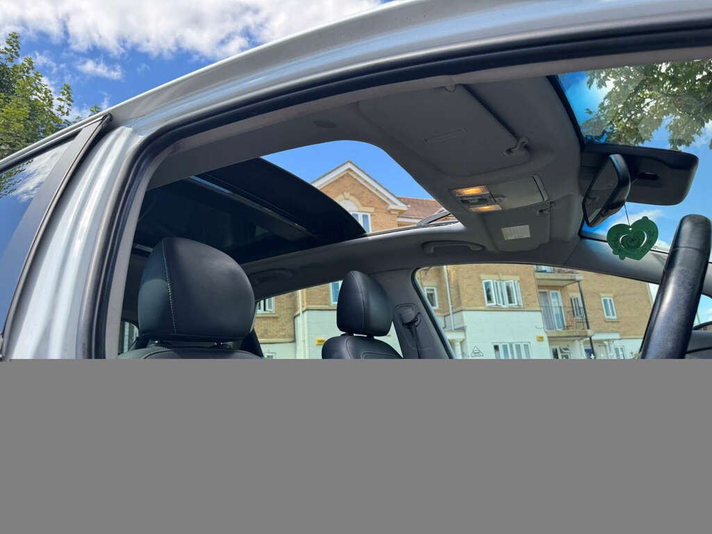 Kia Ceed 1.6 Crdi Ecodynamics 4 Tech Hatchback M White