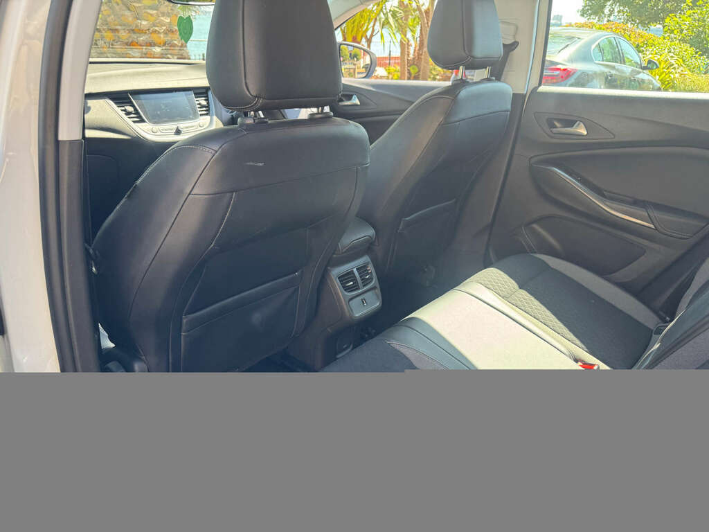 Vauxhall Grandland X 1.2 Turbo Gpf Sport Nav Suv Euro White #3