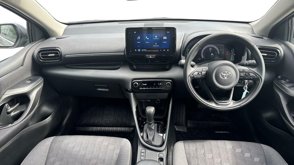 Toyota Yaris 1.5 Vvt-h Design E-cvt Euro 6 Ss FG25EPA Silver #6