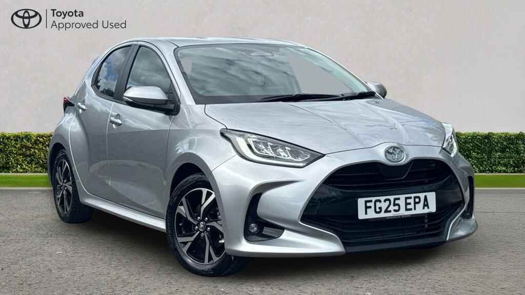 Toyota Yaris 1.5 Vvt-h Design E-cvt Euro 6 Ss FG25EPA Silver
