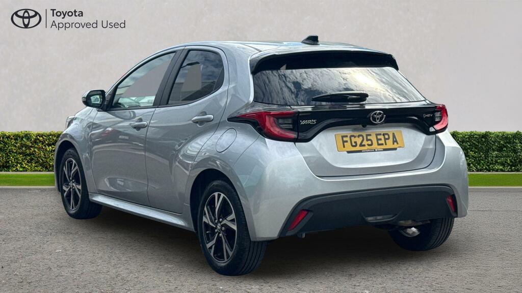 Toyota Yaris 1.5 Vvt-h Design E-cvt Euro 6 Ss FG25EPA Silver #4