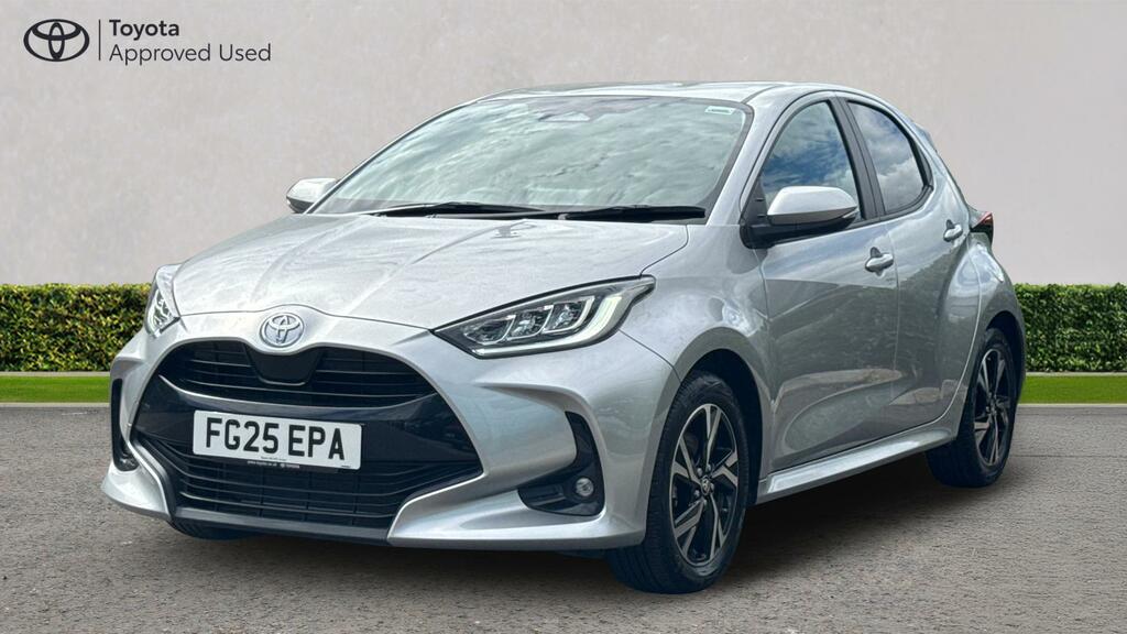 Toyota Yaris 1.5 Vvt-h Design E-cvt Euro 6 Ss FG25EPA Silver #3