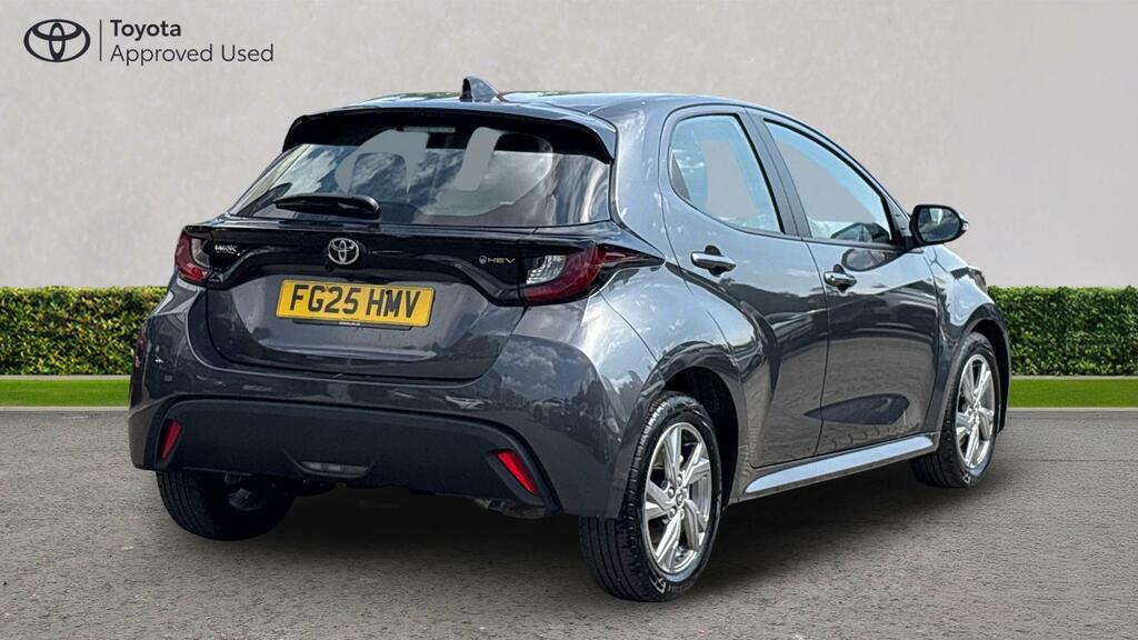 Toyota Yaris 1.5 Vvt-h Icon E-cvt Euro 6 Ss FG25HMV Grey #2
