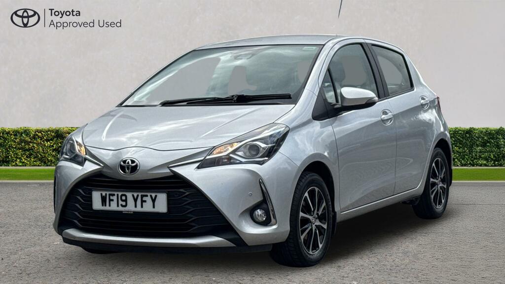 Toyota Yaris 1.5 Vvt-i Icon Tech Euro 6 WF19YFY Silver #3