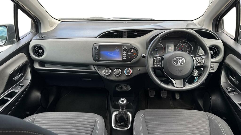 Toyota Yaris 1.5 Vvt-i Icon Tech Euro 6 WF19YFY Silver #6