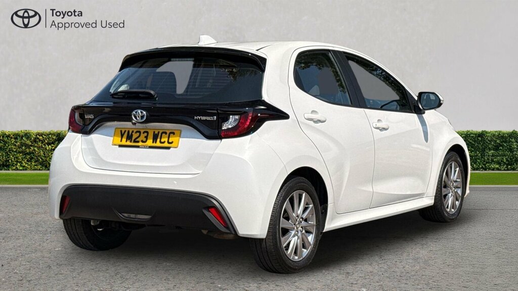 Toyota Yaris 1.5 Vvt-h Icon Hatchback Hybrid E-cvt E YM23WCC White #2