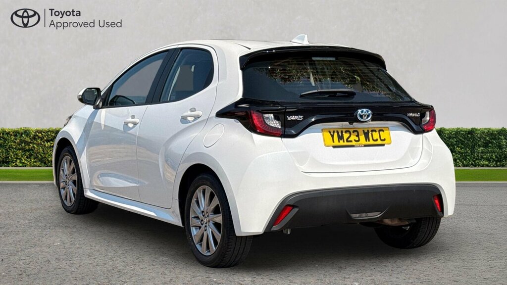 Toyota Yaris 1.5 Vvt-h Icon Hatchback Hybrid E-cvt E YM23WCC White #4