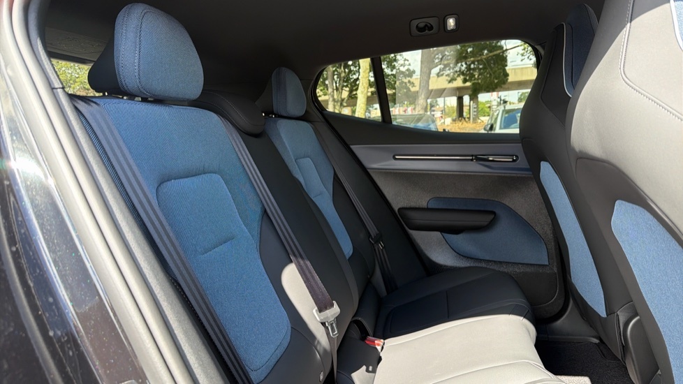Volvo EX30 Black Edition Plus, Single Motor Extended Range, E OV26JXS Black #6