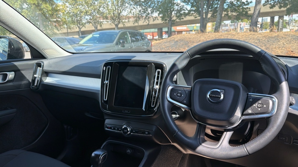 Volvo XC40 Momentum, T3 Black #4