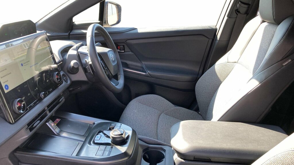 Toyota bZ4X 73.1Kwh Design Silver #5